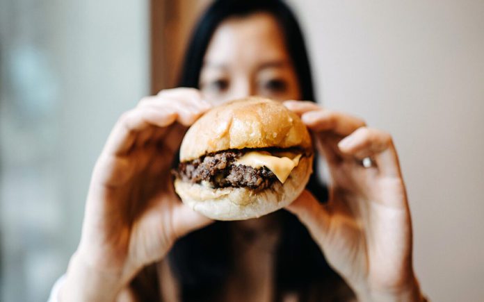 The 13 Healthiest Fast Food Burgers, According to a Dietitian
