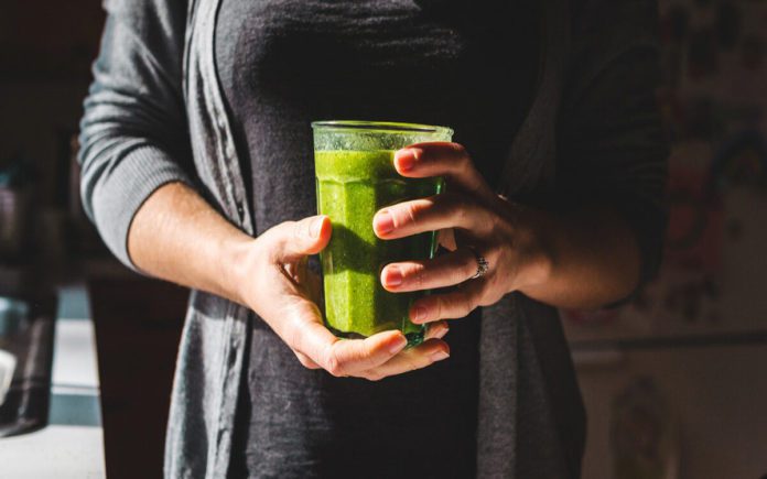 What Is the 21 Day Smoothie Diet, and Should You Try It?